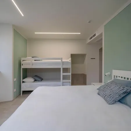 ゲストハウス Le Finestre Sul - Front - Free Parking And Ac 4*