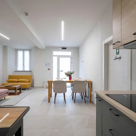 ゲストハウス Le Finestre Sul - Front - Free Parking And Ac 4*