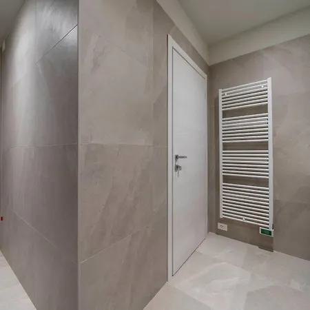 Le Finestre Sul - Front - Free Parking And Ac ゲストハウス Olginate