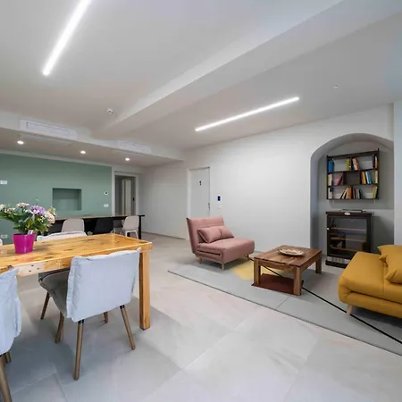Le Finestre Sul - Front - Free Parking And Ac بيت ضيافة Olginate